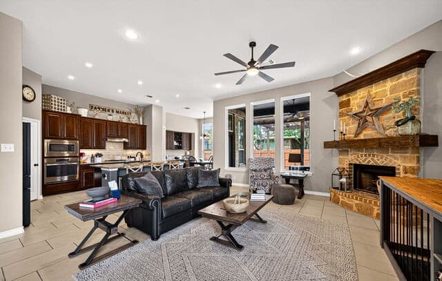 4-bedroom rental at 7635 Digges in San Antonio, TX — photo 1