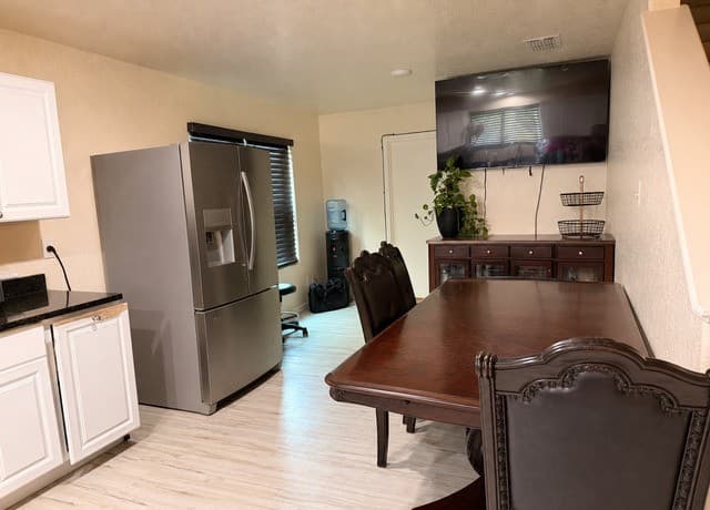 5-bedroom rental at 7311 Monte Seco in San Antonio, TX — photo 5