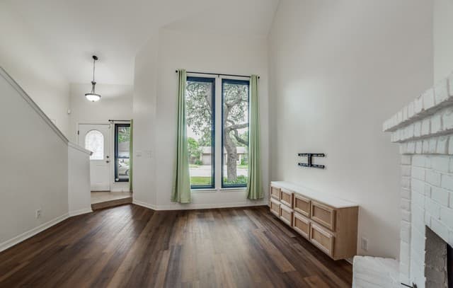 3-bedroom rental at 8922 Silent Cross in San Antonio, TX — photo 5
