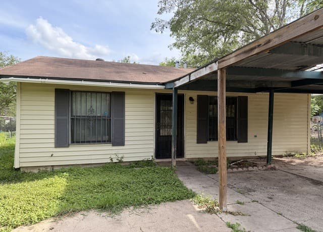 3-bedroom rental at 6130 Bark Valley in San Antonio, TX — photo 1