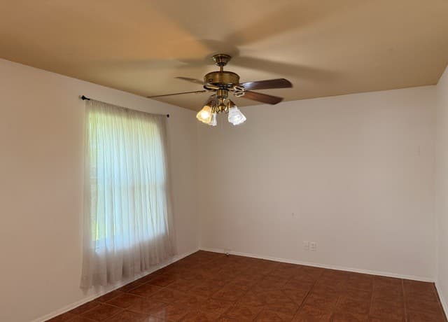 3-bedroom rental at 6130 Bark Valley in San Antonio, TX — photo 5