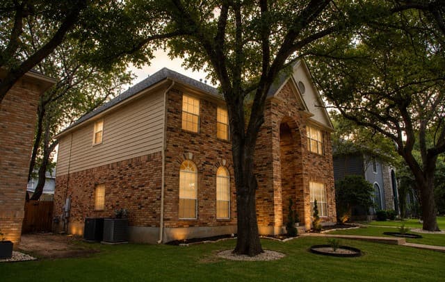 5-bedroom rental at 1145 Mesa Blanca in San Antonio, TX — photo 1