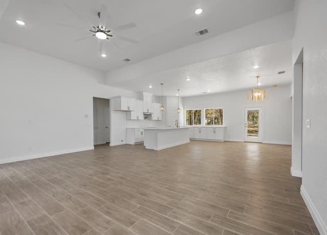 4-bedroom rental at 23031 Fawn Trail Dr in Elmendorf, TX — photo 4