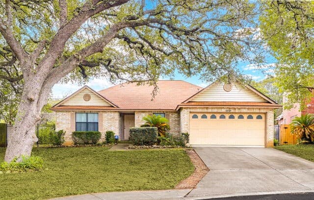 3-bedroom rental at 18327 Redriver Song in San Antonio, TX — photo 1