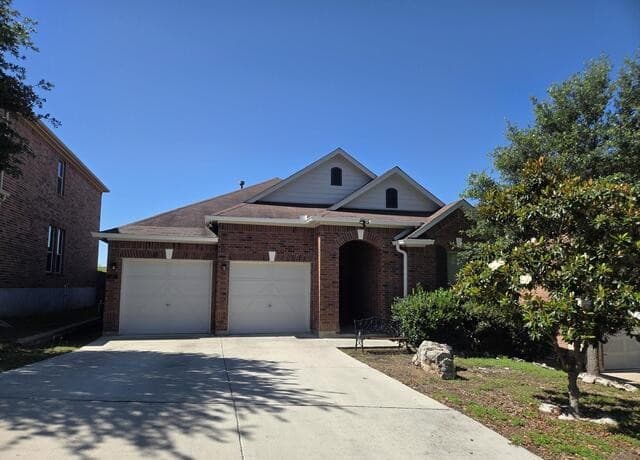 3-bedroom rental at 1122 Peacemaker in San Antonio, TX — photo 1