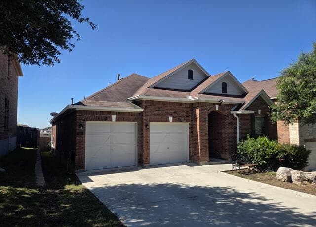 3-bedroom rental at 1122 Peacemaker in San Antonio, TX — photo 3