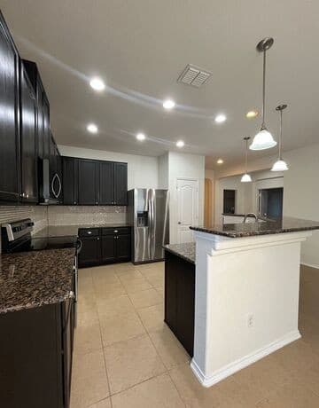 3-bedroom rental at 1122 Peacemaker in San Antonio, TX — photo 5