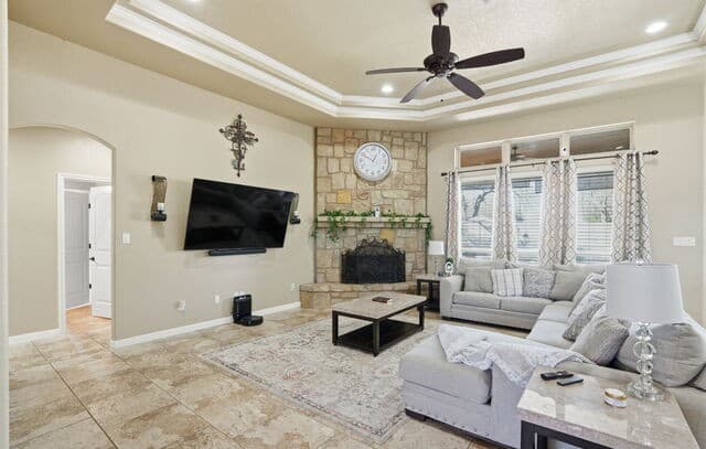 4-bedroom rental at 109 Bucks in La Vernia, TX — photo 4