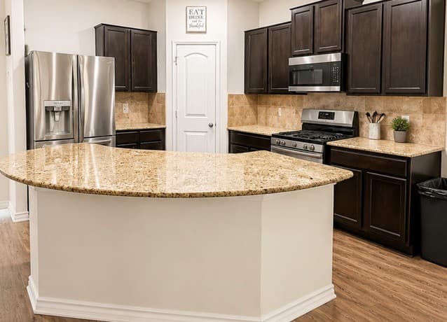 5-bedroom rental at 5906 Brahms Way in San Antonio, TX — photo 2