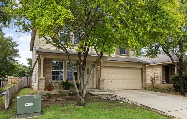 5-bedroom rental at 27011 Rustic Cabin in San Antonio, TX — photo 4