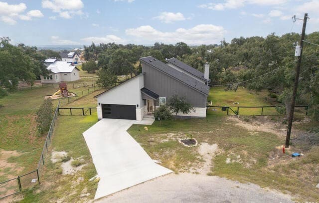 2-bedroom rental at 103 Hans Bell in Blanco, TX — photo 2
