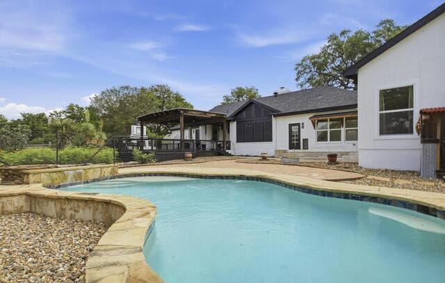 3-bedroom rental at 31421 Wild Oak Hill in Fair Oaks Ranch, TX — photo 2
