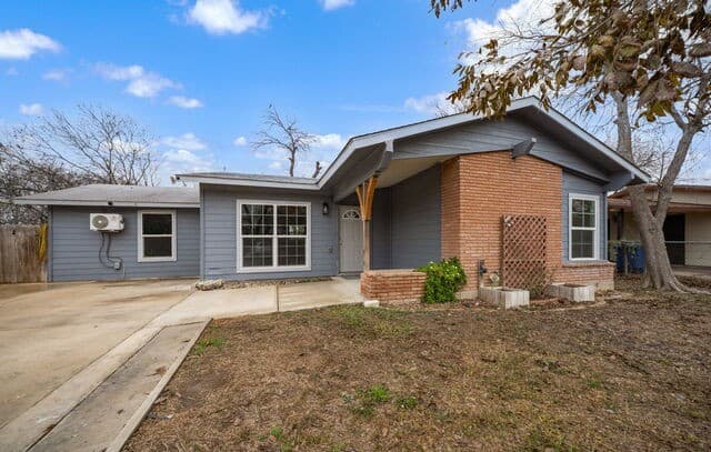 3-bedroom rental at 131 Westmont in San Antonio, TX — photo 1