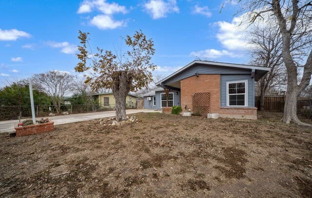 3-bedroom rental at 131 Westmont in San Antonio, TX — photo 3