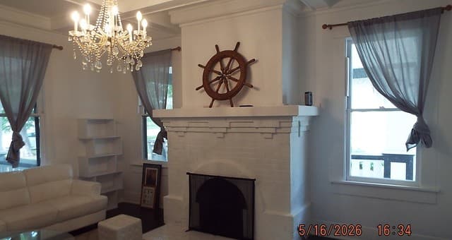 2-bedroom rental at 940 W Mulberry Unit DOWNSTAIRS, 1 in San Antonio, TX — photo 3