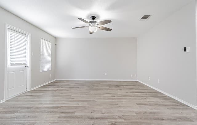 3-bedroom rental at 7319 Galileo Line in San Antonio, TX — photo 4