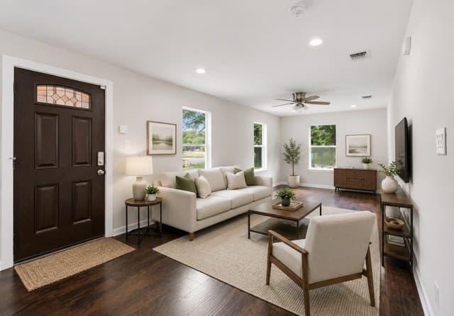 3-bedroom rental at 1511 Jackson St in Castroville, TX — photo 5