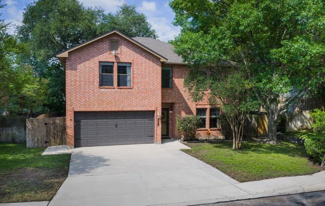 4-bedroom rental at 1634 Possum Path in San Antonio, TX — photo 2