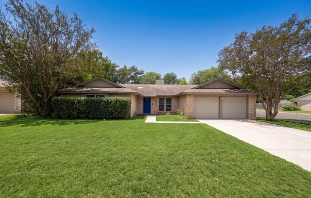 3-bedroom rental at 13826 Norland St in San Antonio, TX — photo 2