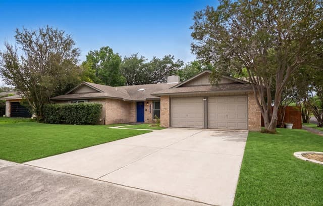 3-bedroom rental at 13826 Norland St in San Antonio, TX — photo 3