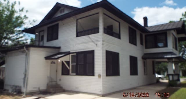 1-bedroom rental at 940 W Mulberry in San Antonio, TX — photo 2