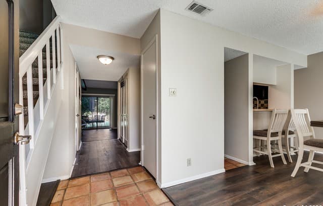 2-bedroom rental at 138 Caleta Bch in San Antonio, TX — photo 2