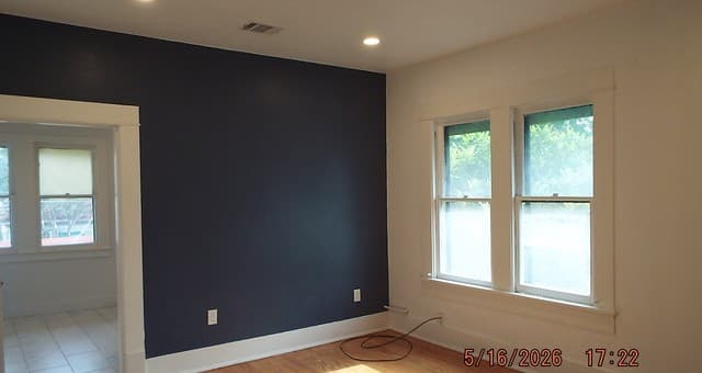 1-bedroom rental at 940 W Mulberry Unit UPSTAIRS, REAR, # 3 in San Antonio, TX — photo 4
