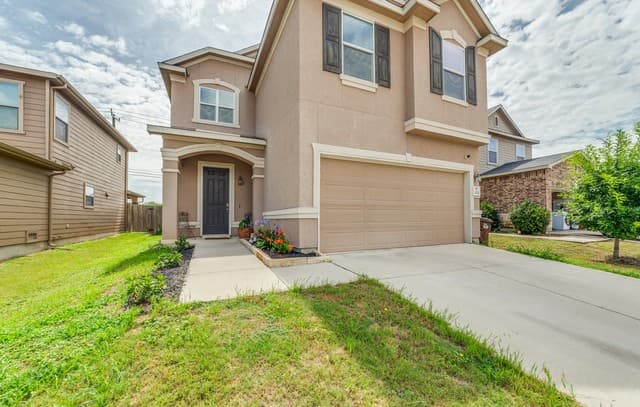 3-bedroom rental at 2414 Cotton Forrest in San Antonio, TX — photo 3