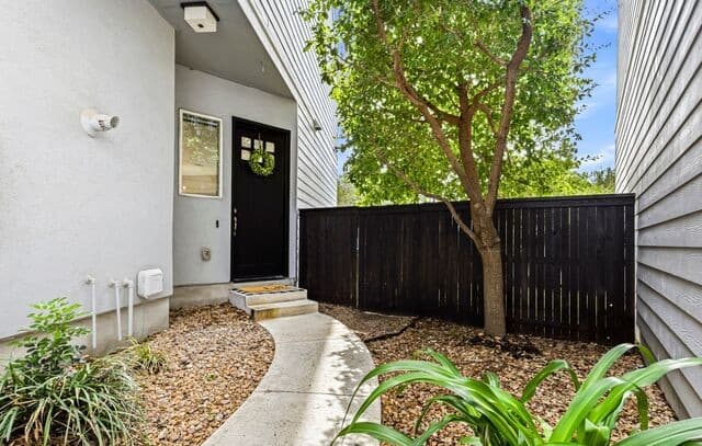 3-bedroom rental at 7914 Roanoke Unit UNIT 12 in San Antonio, TX — photo 2