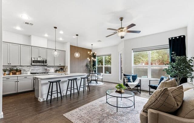3-bedroom rental at 7914 Roanoke Unit UNIT 12 in San Antonio, TX — photo 5