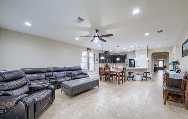 4-bedroom rental at 213 Landmark in Cibolo, TX — photo 4