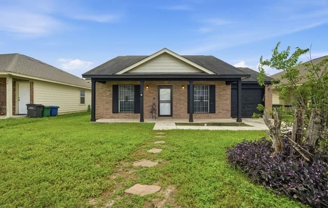 3-bedroom rental at 306 Susanwood Dr in San Antonio, TX — photo 1