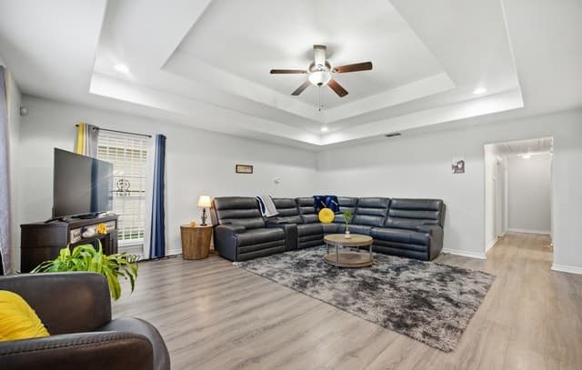 3-bedroom rental at 306 Susanwood Dr in San Antonio, TX — photo 5
