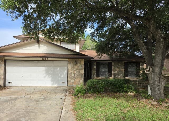 3-bedroom rental at 9622 Chelmsford Dr in San Antonio, TX — photo 1
