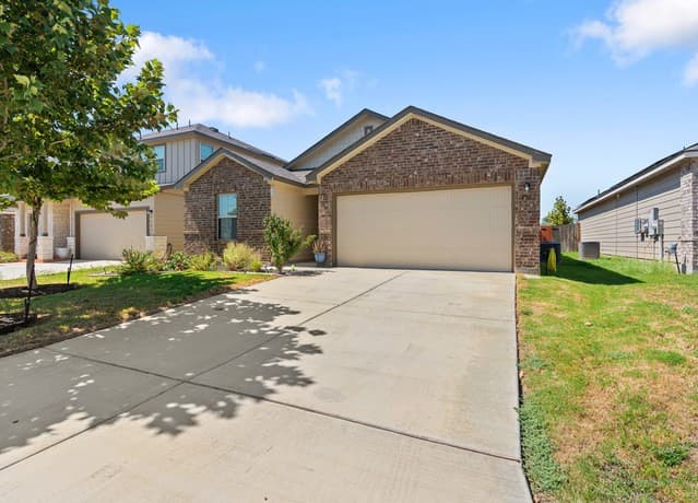 4-bedroom rental at 4311 Southton Woods in San Antonio, TX — photo 1