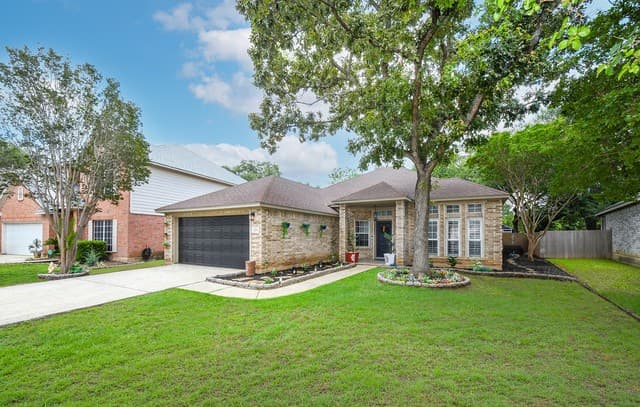 3-bedroom rental at 2331 Preakness Ln in San Antonio, TX — photo 2