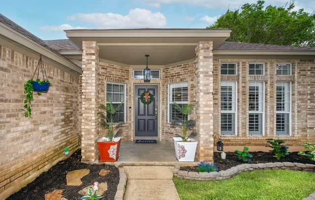 3-bedroom rental at 2331 Preakness Ln in San Antonio, TX — photo 3