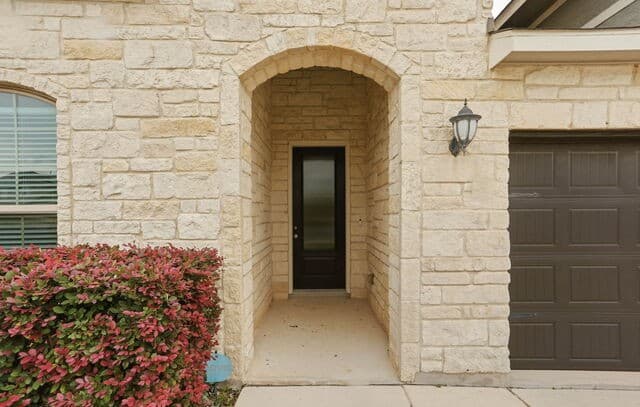 3-bedroom rental at 12702 Emmitt Pass in San Antonio, TX — photo 4