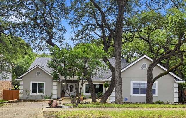 3-bedroom rental at 13402 Vista Del Rey in San Antonio, TX — photo 1