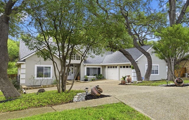 3-bedroom rental at 13402 Vista Del Rey in San Antonio, TX — photo 2