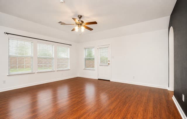 3-bedroom rental at 9718 Sun Ml in San Antonio, TX — photo 5