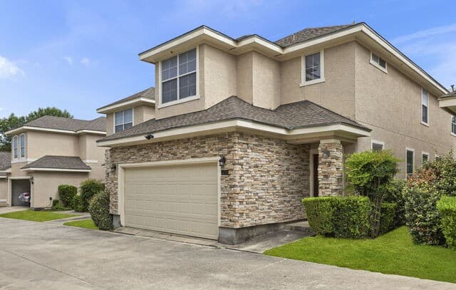 3-bedroom rental at 6757 Biscay Bay in San Antonio, TX — photo 2