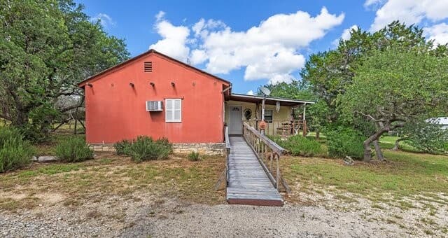 1-bedroom rental at 646 South Loop in Blanco, TX — photo 1
