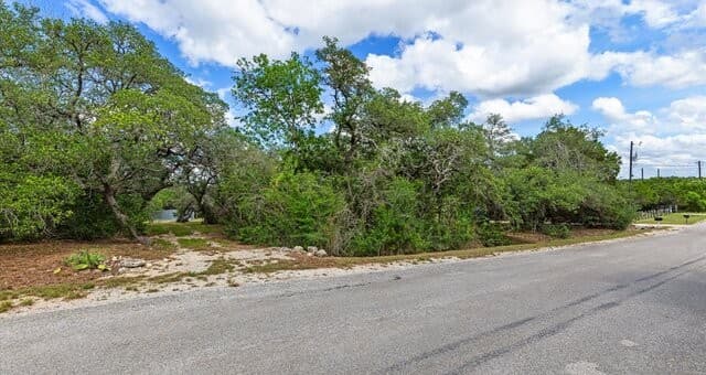1-bedroom rental at 646 South Loop in Blanco, TX — photo 4