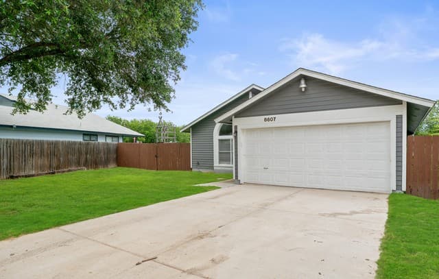 Home for sale at 8607 Ridge Mile Dr in San Antonio, TX — photo 2