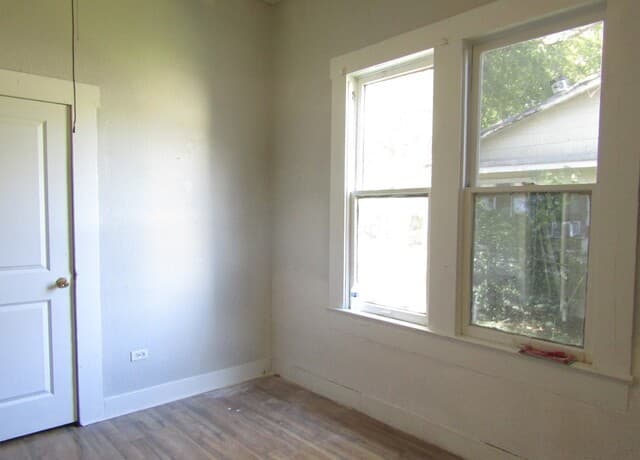 2-bedroom rental at 134 Gladstone in San Antonio, TX — photo 4