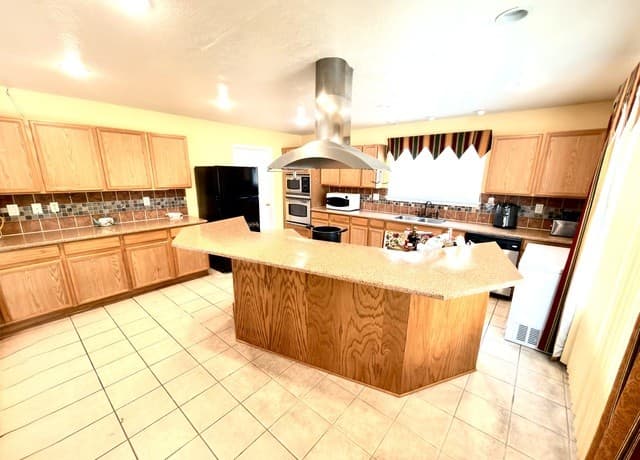 Home for sale at 5526 Burton Farm in San Antonio, TX — photo 3