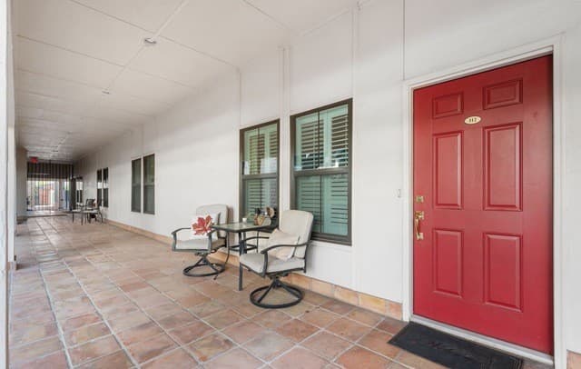 2-bedroom rental at 100 W El Prado Dr Unit 112 in San Antonio, TX — photo 2