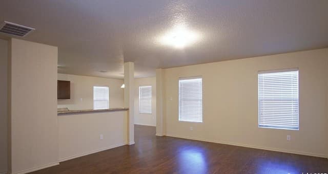 4-bedroom rental at 7615 Millchase in San Antonio, TX — photo 2