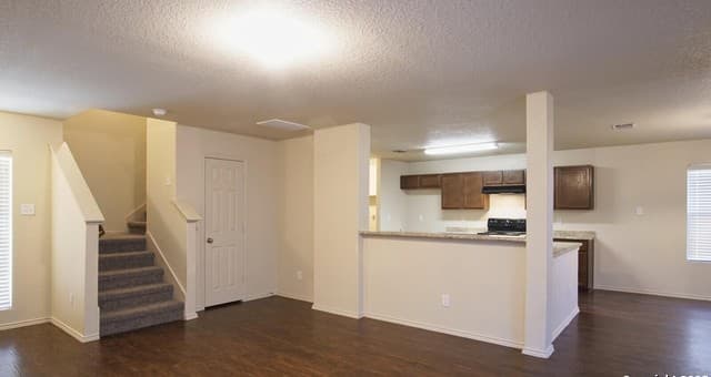 4-bedroom rental at 7615 Millchase in San Antonio, TX — photo 4